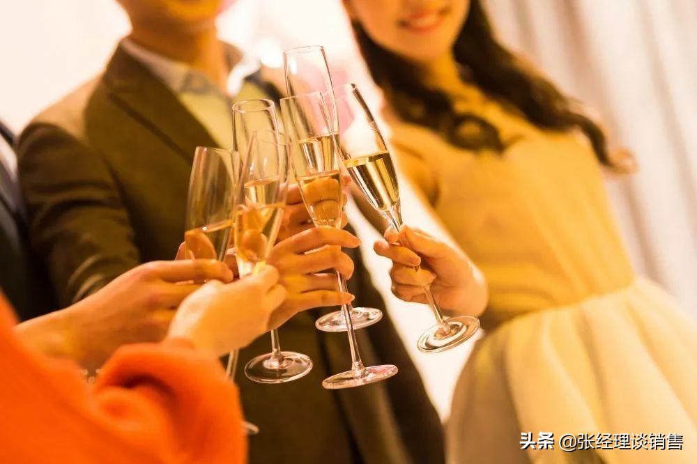 信貸圈：?jiǎn)巫佣际潜瞥鰜?lái)的，手把手教你4大逼單技巧