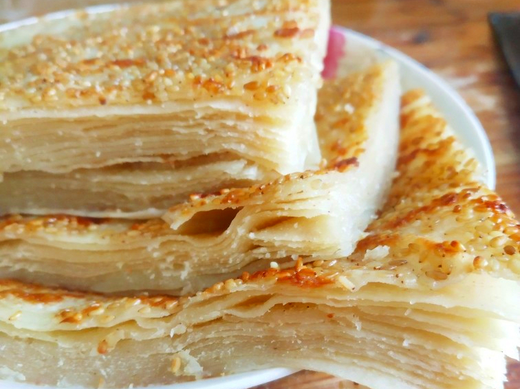 千層餅怎么做才好吃？原來和面有技巧，做對(duì)了外黃里暄，酥軟油潤