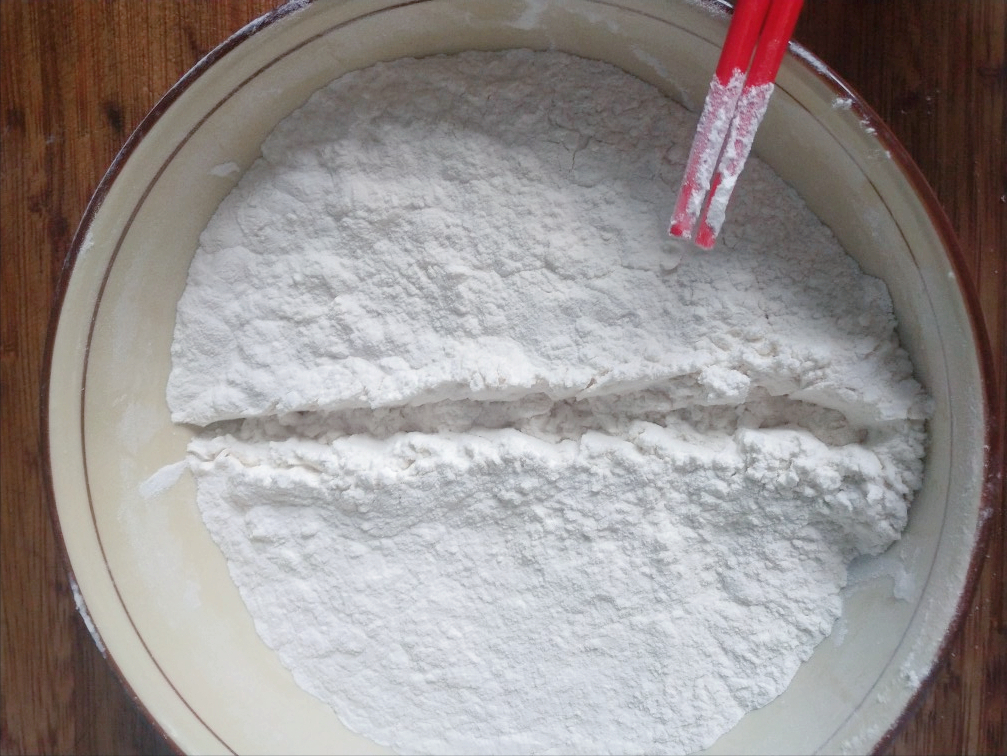 千層餅怎么做才好吃？原來和面有技巧，做對(duì)了外黃里暄，酥軟油潤