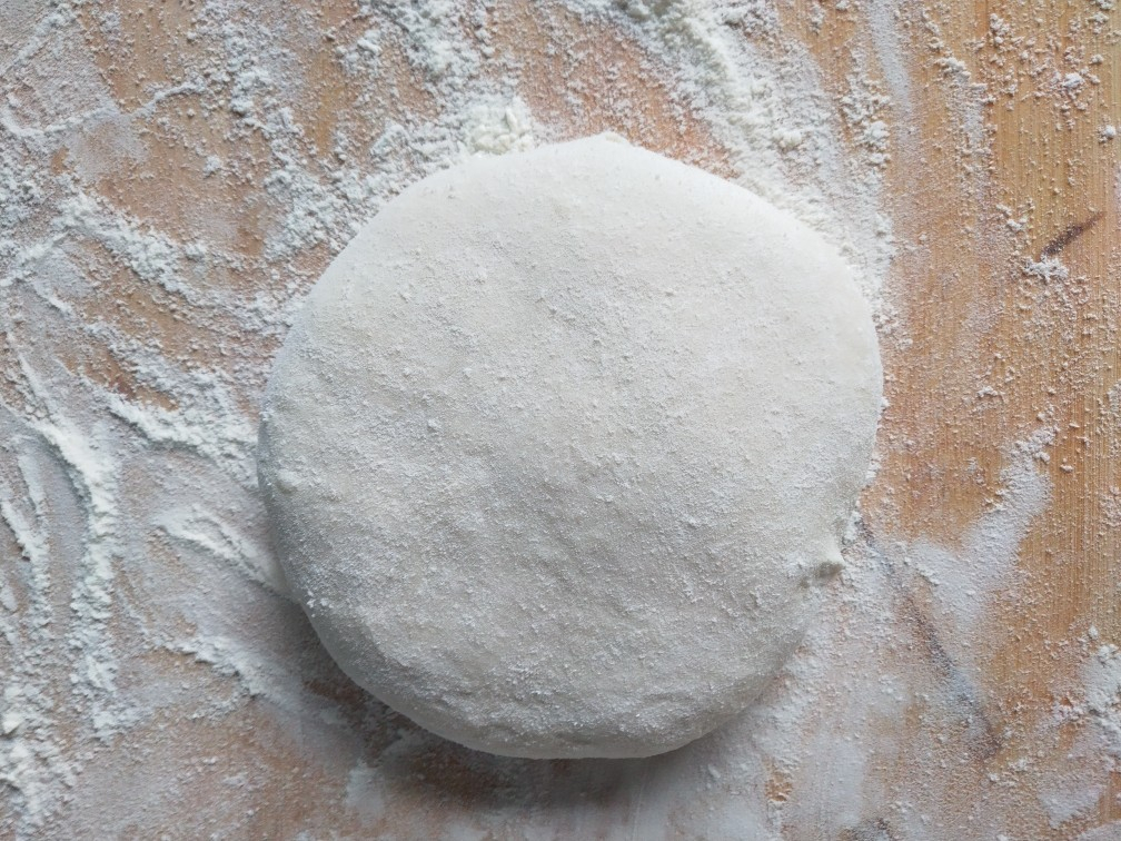 千層餅怎么做才好吃？原來和面有技巧，做對(duì)了外黃里暄，酥軟油潤