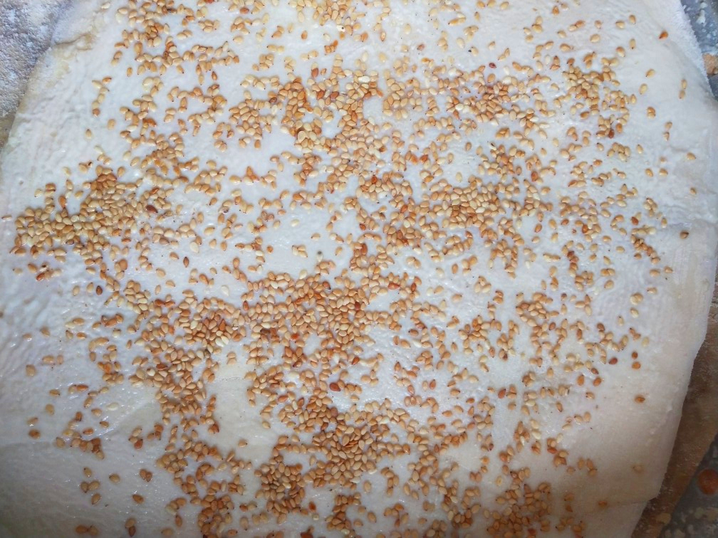 千層餅怎么做才好吃？原來和面有技巧，做對(duì)了外黃里暄，酥軟油潤