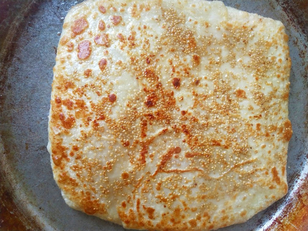 千層餅怎么做才好吃？原來和面有技巧，做對(duì)了外黃里暄，酥軟油潤