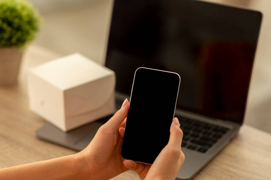 自媒體月入過萬是真的嗎？自媒體怎么賺錢？