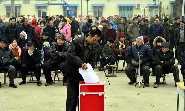 中國下一次換屆時間（村干部換屆年齡學(xué)歷有什么要求，哪些人不能參加選舉？）