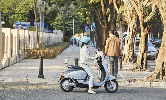 雅迪全國客服電話24小時（雅迪24小時服務(wù)熱線電話號碼）