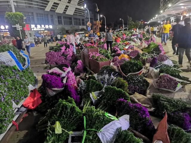 成都批發(fā)鮮花市場進貨渠道在哪里，成都鮮花進貨渠道？