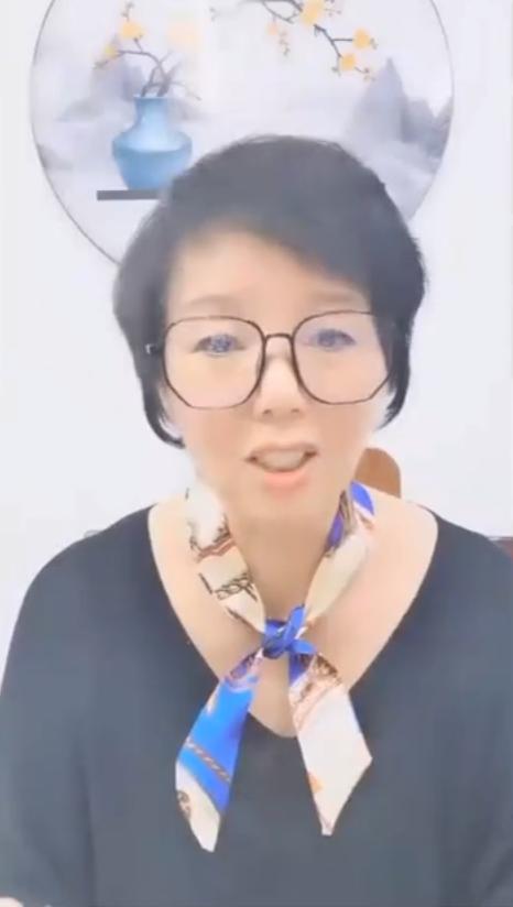 微商賣口紅貨源怎么找，微商賣口紅貨源怎么找的？